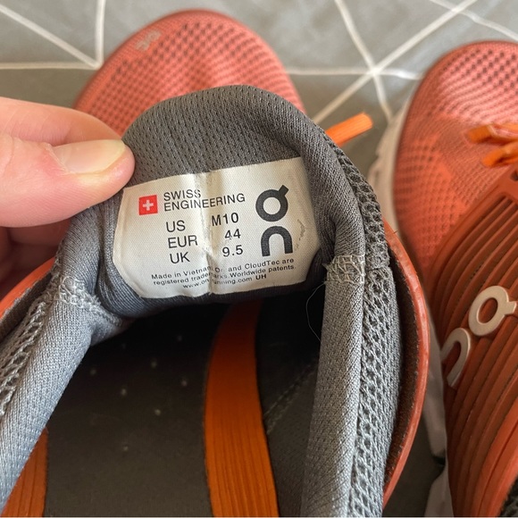 On Cloudswift Running Shoe size 10 - Picture 4 of 7